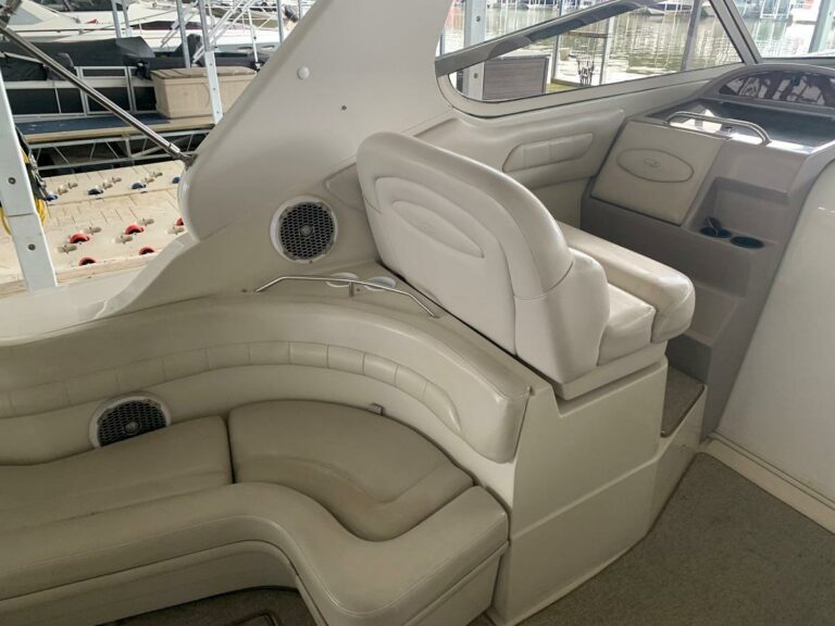 1999 Regal 402 - photo 21