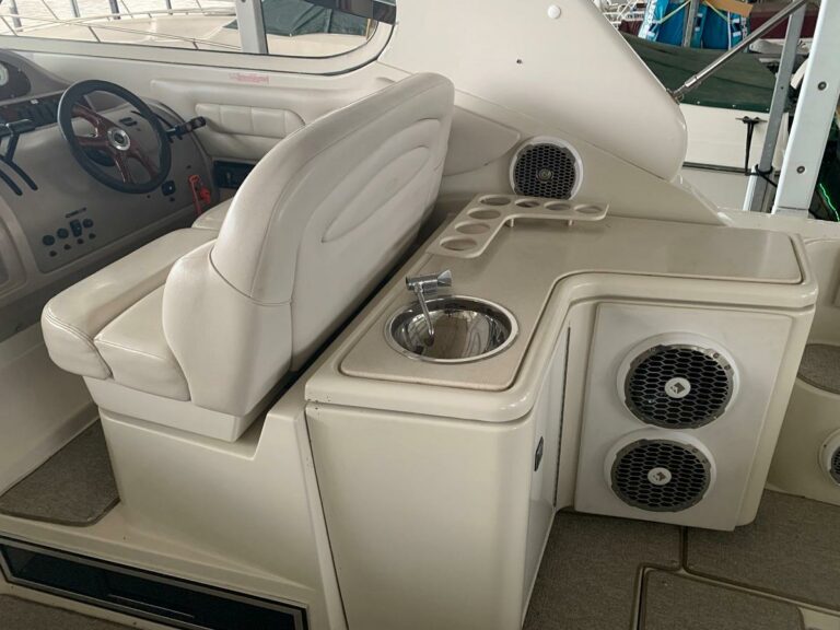 1999 Regal 402 - photo 22