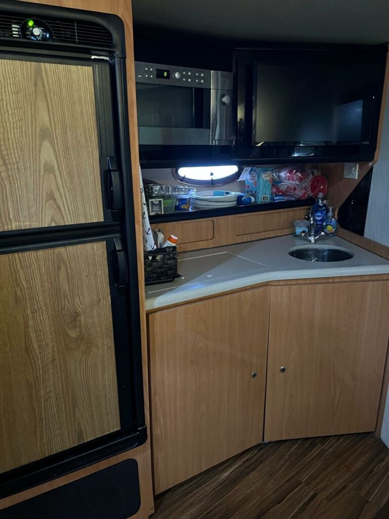 1999 Regal 402 - photo 30
