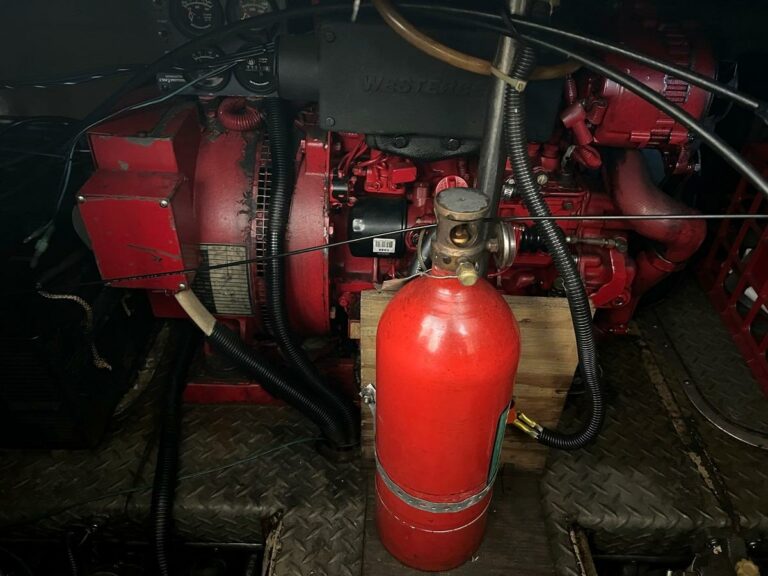 1999 Regal 402 - photo 43