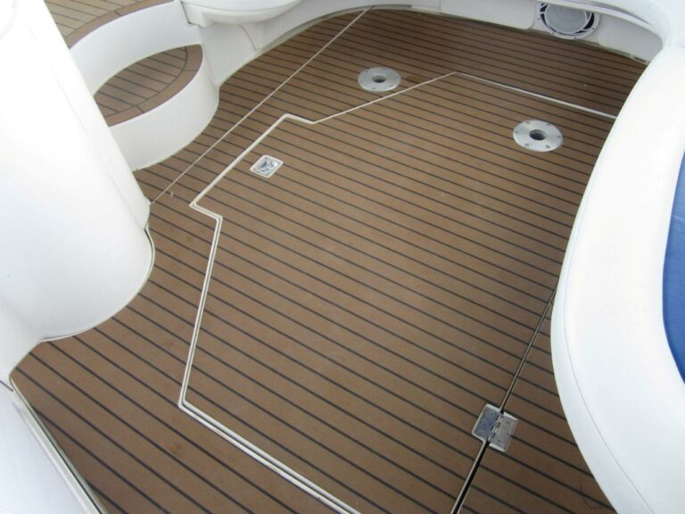 2000 Cruisers Yachts 4270 Express - photo 14