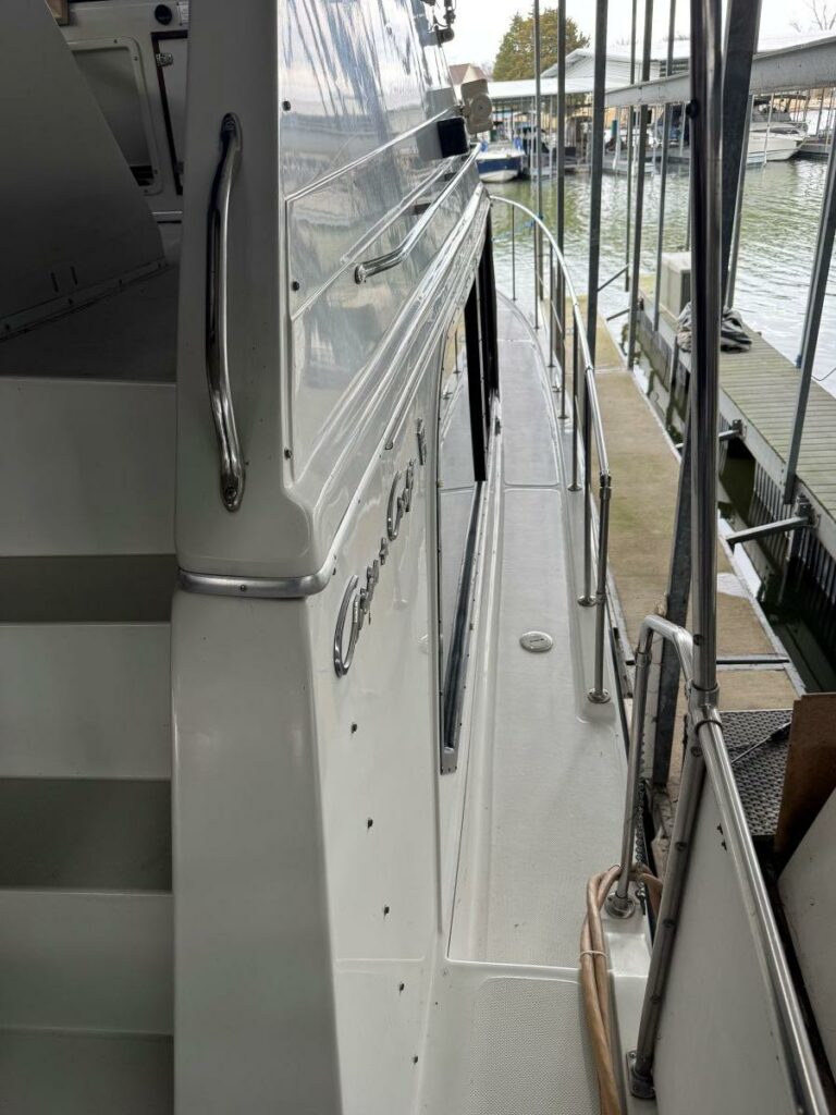1988 Chris-Craft 426 Catalina - photo 11