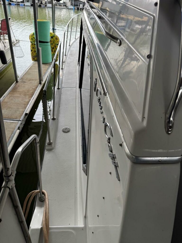 1988 Chris-Craft 426 Catalina - photo 12