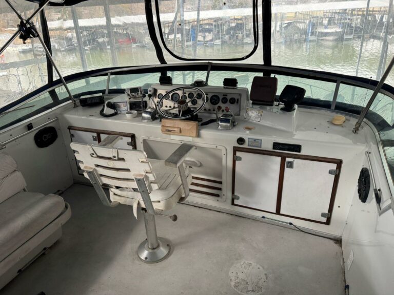 1988 Chris-Craft 426 Catalina - photo 13