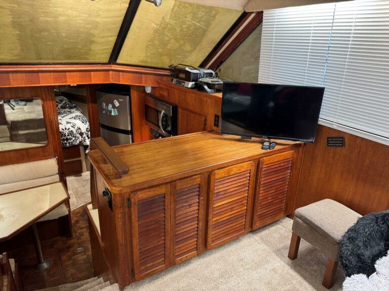 1988 Chris-Craft 426 Catalina - photo 23