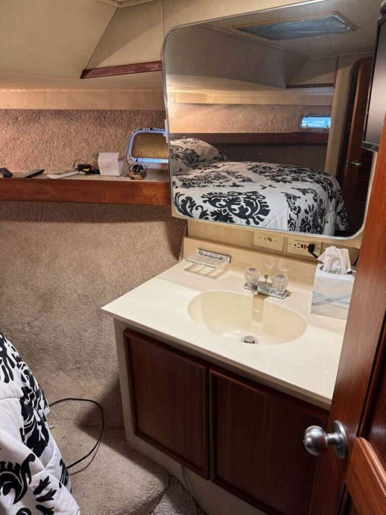 1988 Chris-Craft 426 Catalina - photo 31