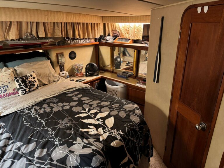1988 Chris-Craft 426 Catalina - photo 42