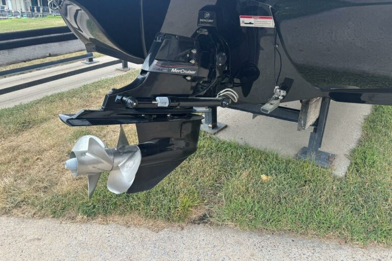 2017-stingray-235-lr-power-9729387-20250903182534170-2-2