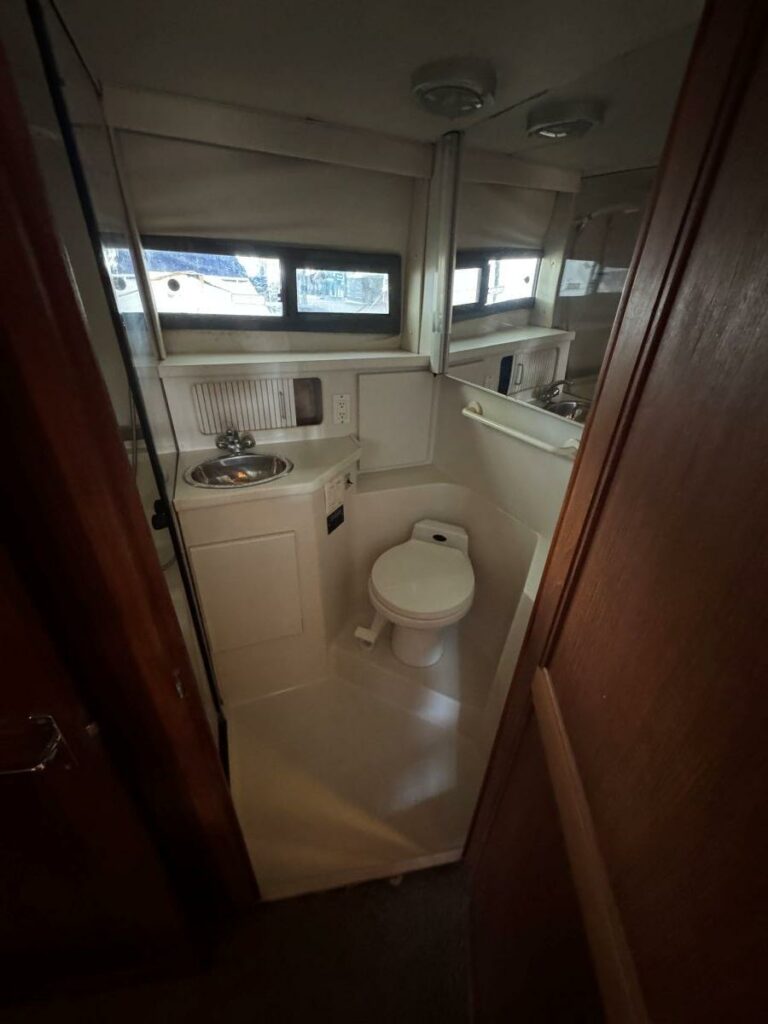 1994-carver-350-aft-cabin-power-9827415-20250604182642018-1_XLARGE