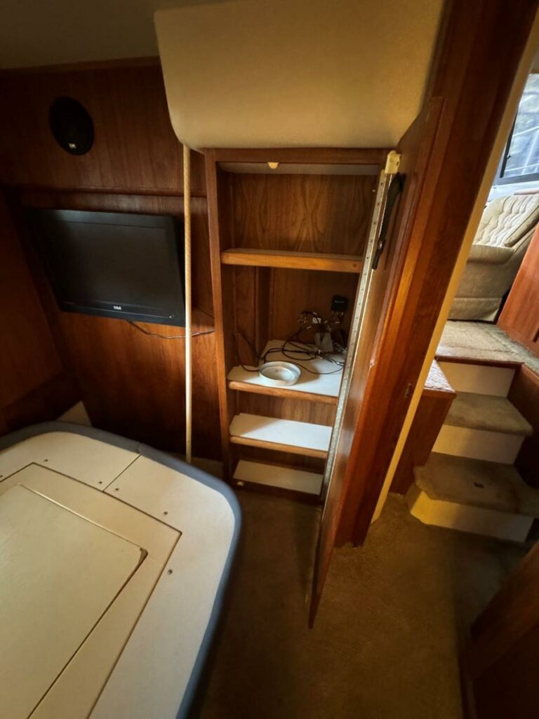 1994-carver-350-aft-cabin-power-9827415-20250604182646124-1_XLARGE