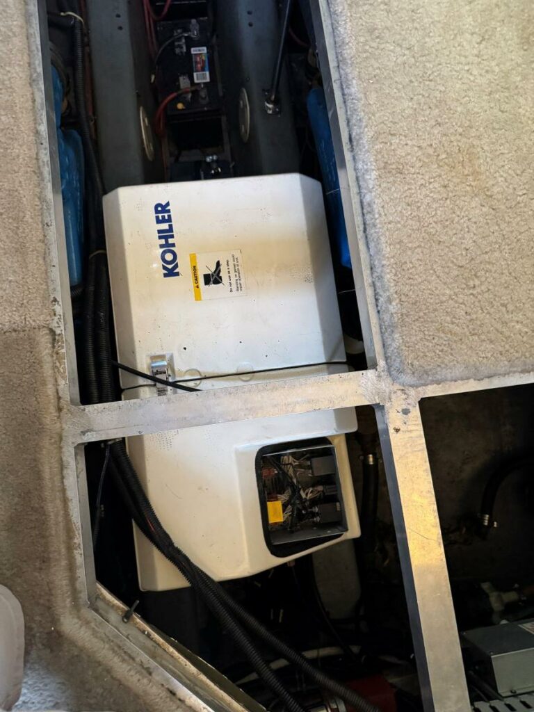 1994-carver-350-aft-cabin-power-9827415-20250604182648218-1_XLARGE