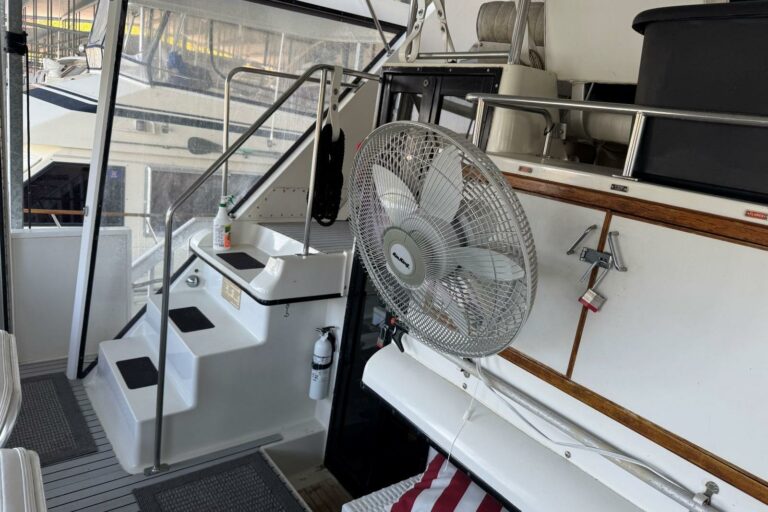 1987-carver-42-aft-cabin-motor-yacht-power-9990177-20251023173356284-4