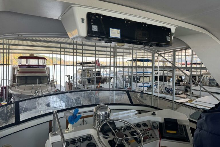 1987-carver-42-aft-cabin-motor-yacht-power-9990177-20251023173357661-4