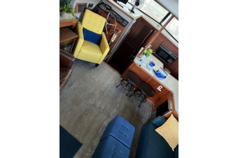 1987-carver-42-aft-cabin-motor-yacht-power-9990177-20251023173400024-4