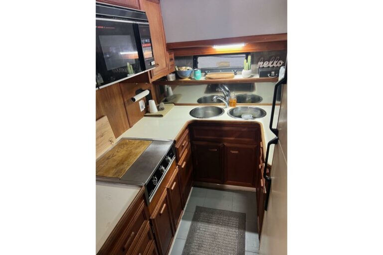 1987-carver-42-aft-cabin-motor-yacht-power-9990177-20251023173404167-3