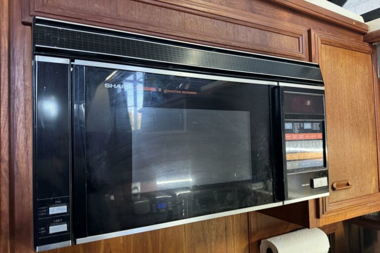 1987-carver-42-aft-cabin-motor-yacht-power-9990177-20251023173405154-1