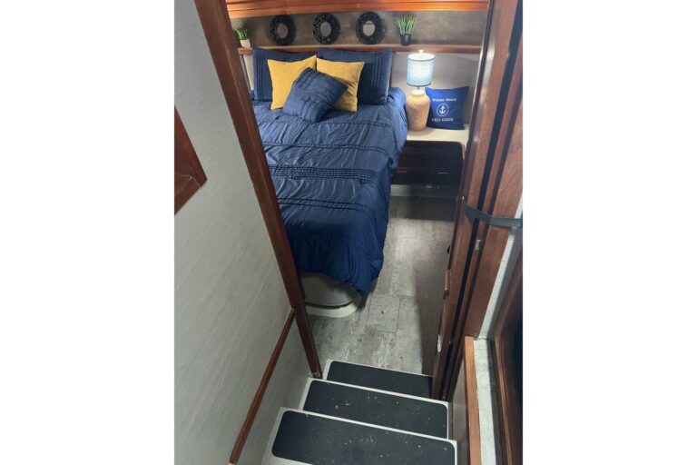 1987-carver-42-aft-cabin-motor-yacht-power-9990177-20251023173405437-3