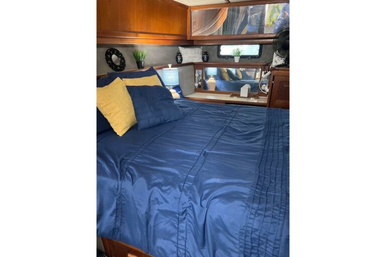 1987-carver-42-aft-cabin-motor-yacht-power-9990177-20251023173406932-4