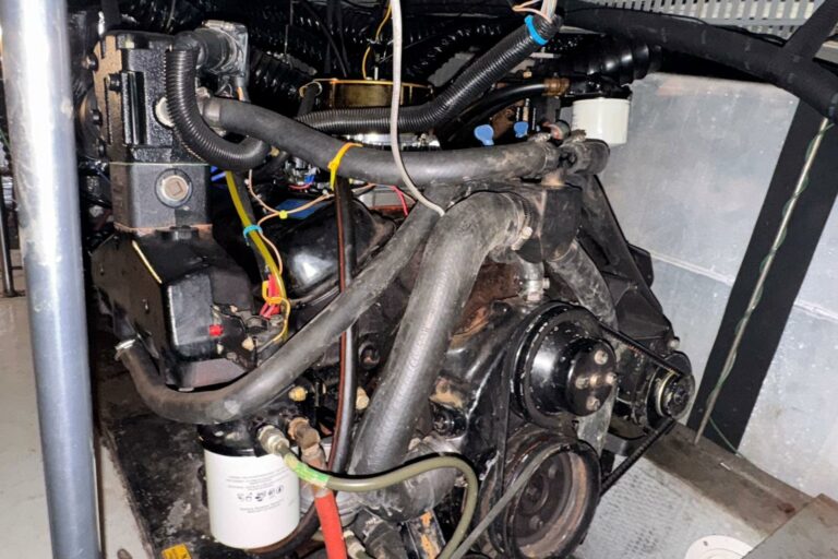 1987-carver-42-aft-cabin-motor-yacht-power-9990177-20251023173407863-3
