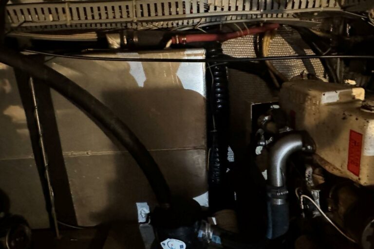 1987-carver-42-aft-cabin-motor-yacht-power-9990177-20251023173409104-4