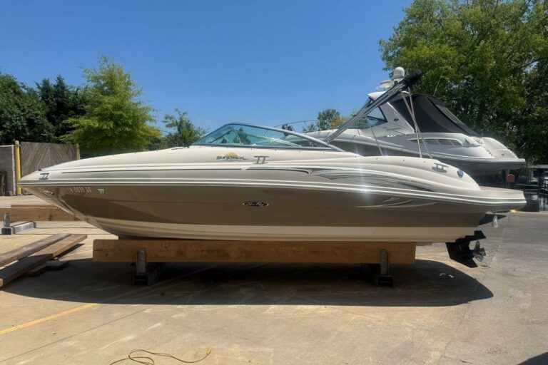 2006 Sea Ray 220 Sundeck - photo 2