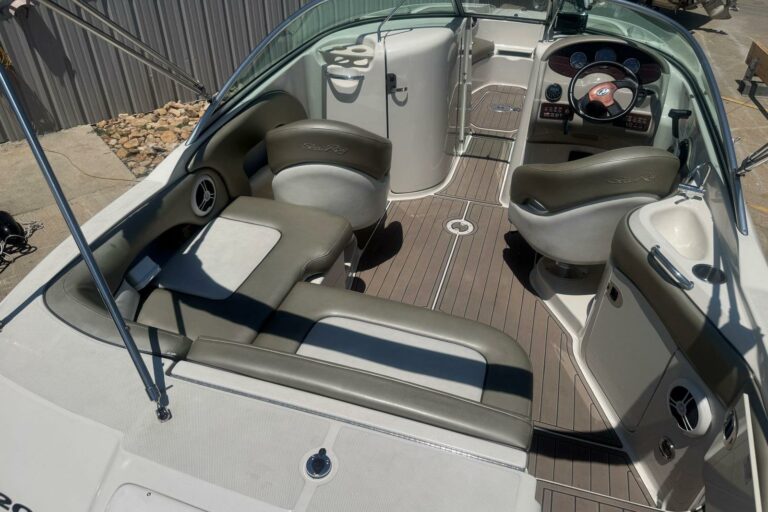 2006 Sea Ray 220 Sundeck - photo 14