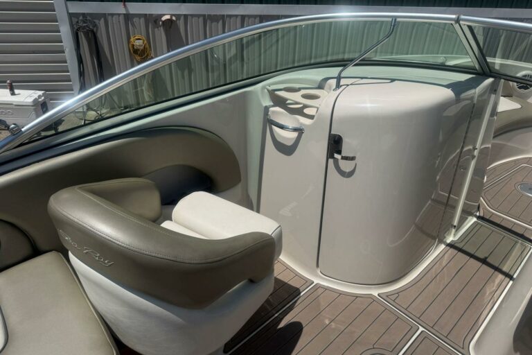 2006 Sea Ray 220 Sundeck - photo 16
