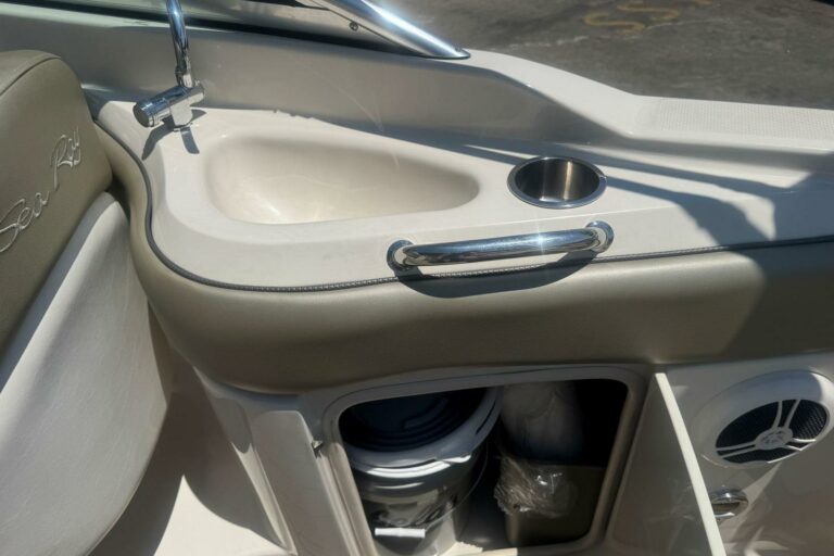 2006 Sea Ray 220 Sundeck - photo 21