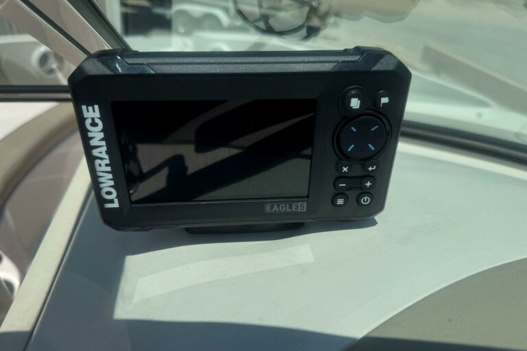 2006 Sea Ray 220 Sundeck - photo 23