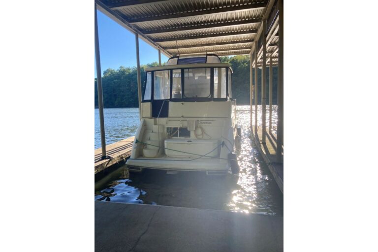 1996 Carver 355 Aft Cabin Motor Yacht