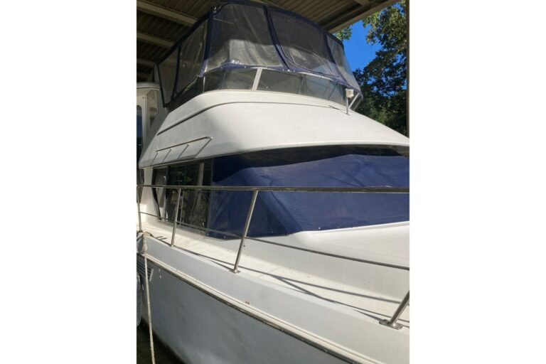 1996 Carver 355 Aft Cabin Motor Yacht - photo 5