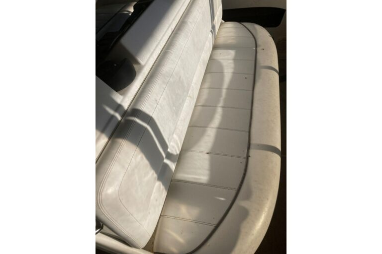 1996 Carver 355 Aft Cabin Motor Yacht - photo 11