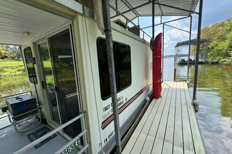 2011-catamaran-cruisers-lil-hobo-31-power-10286505-20260813123247640-3