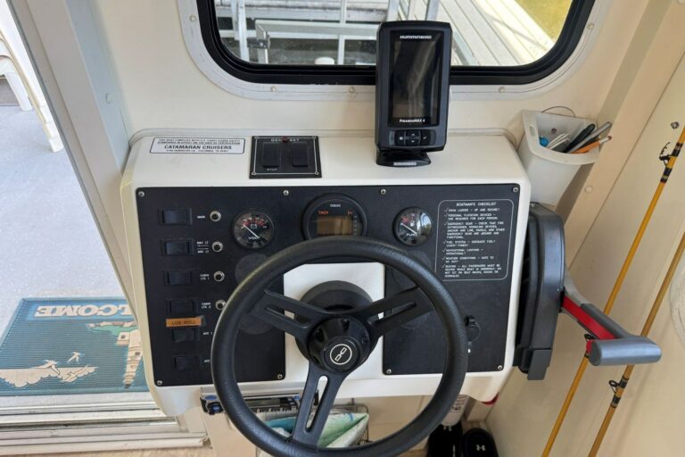 2011-catamaran-cruisers-lil-hobo-31-power-10286505-20260813123251624-1