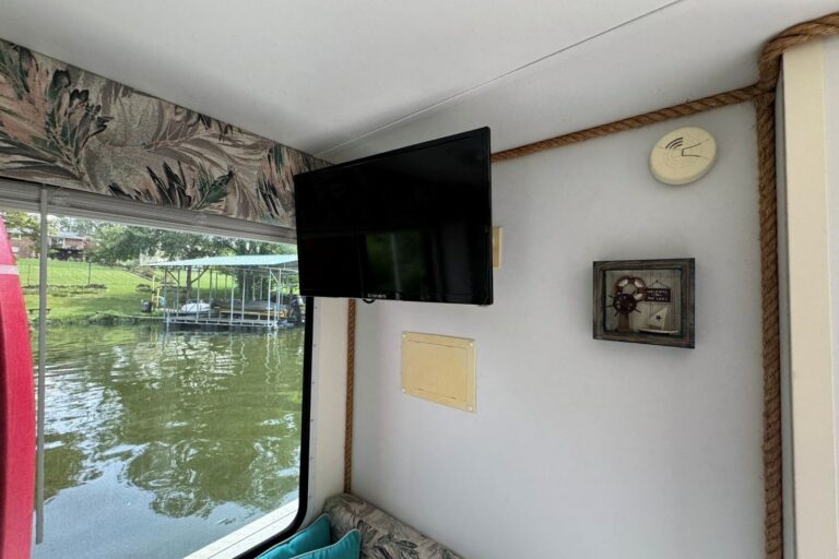 2011-catamaran-cruisers-lil-hobo-31-power-10286505-20260813123253743-4