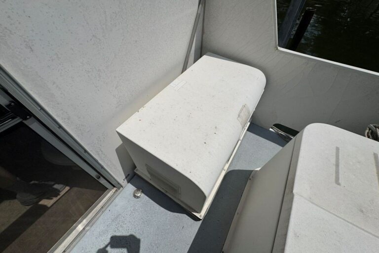 2011-catamaran-cruisers-lil-hobo-31-power-10286505-20260813123258914-1
