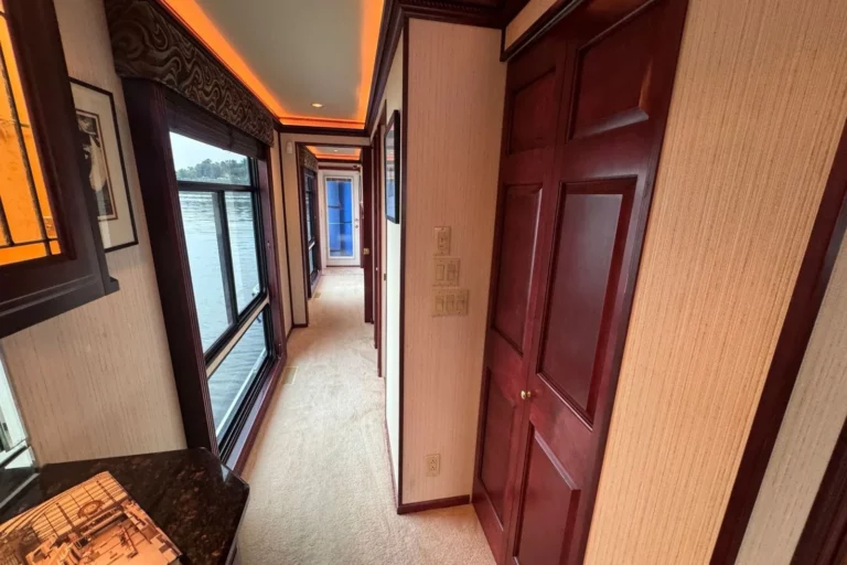 listing_ba9bf0f7b7914039a8708400049e04b4