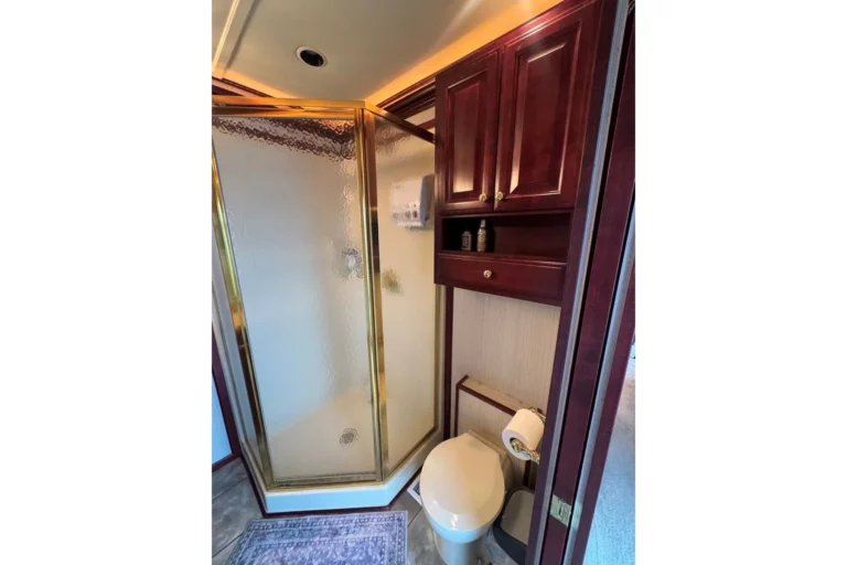 listing_e09d8e22c939416991a2bbc6c4c4f5db