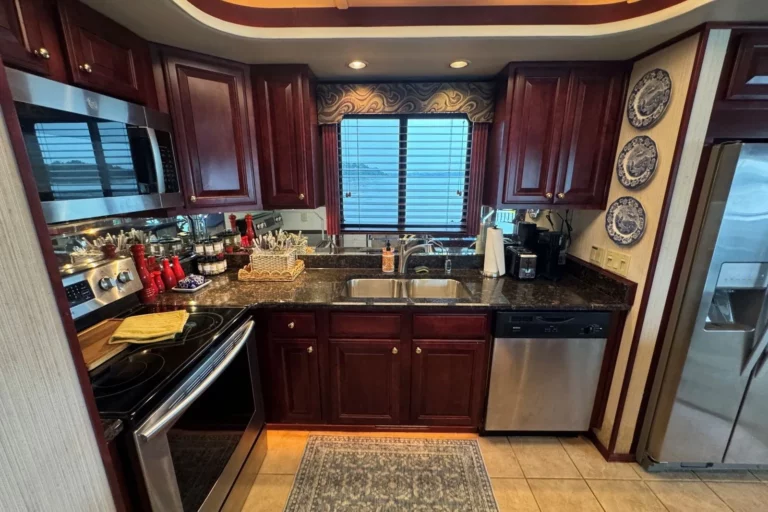 listing_e84b50f76e894811bac870247e0ec709