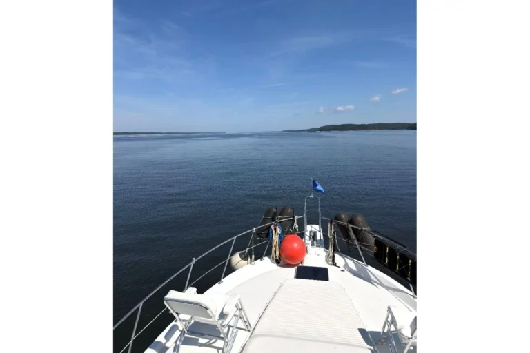 1987 Carver 4207 Aft Cabin Motor Yacht