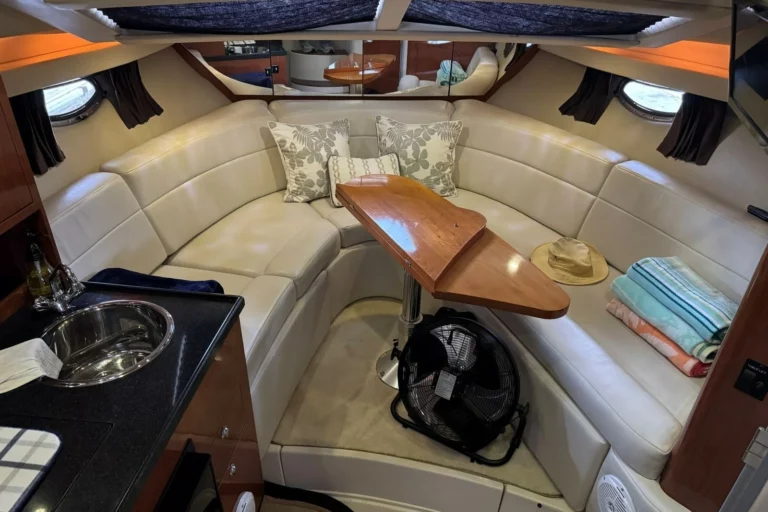2006 Regal 3060 Window Express