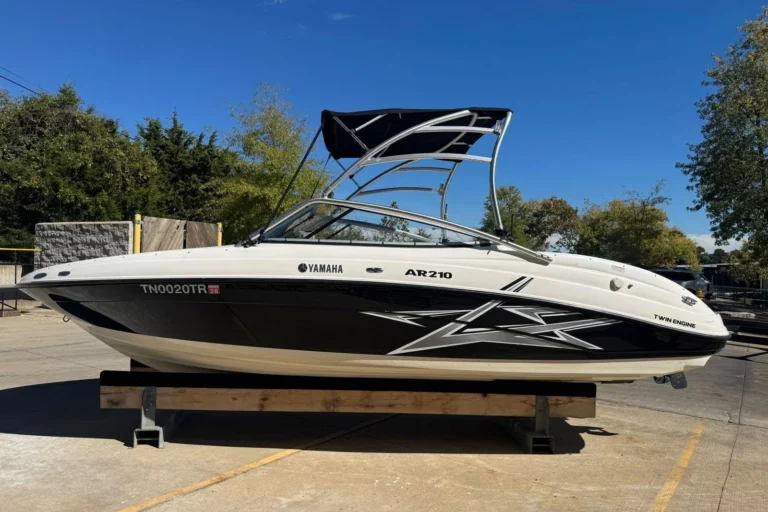 2011 Yamaha Boats AR210