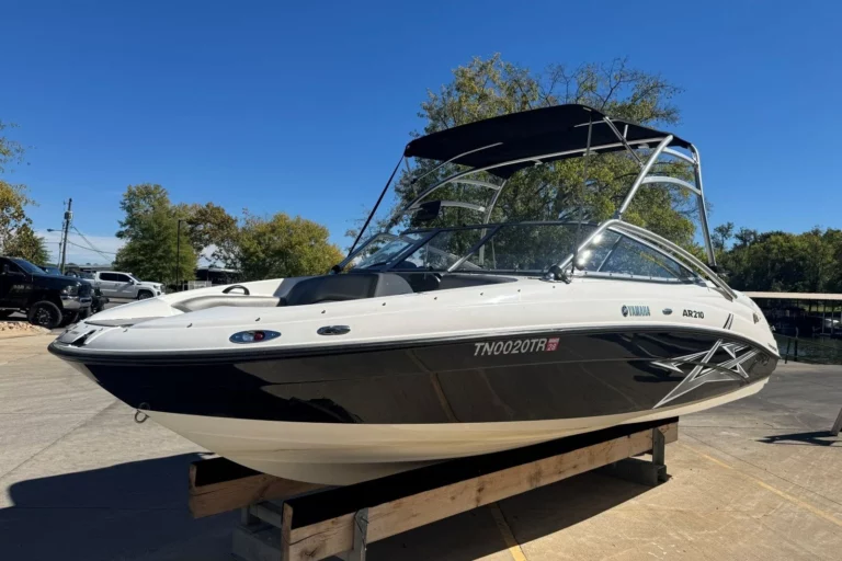 2011 Yamaha Boats AR210