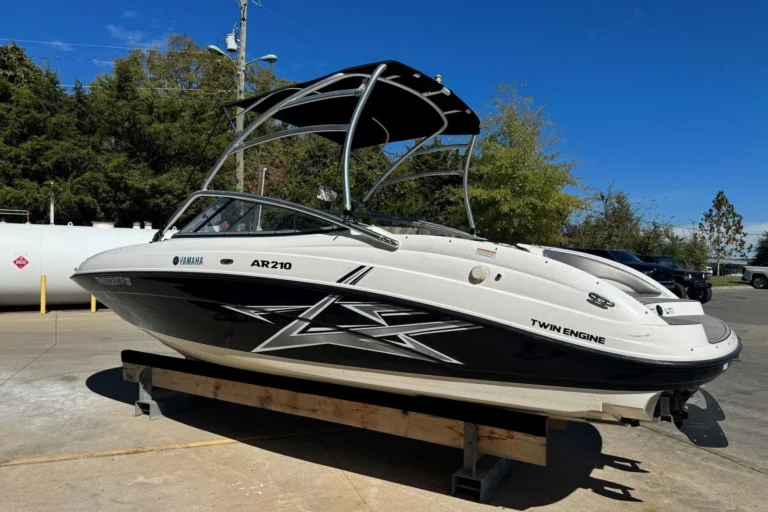 2011 Yamaha Boats AR210