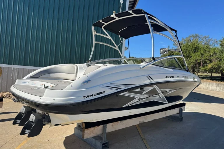 2011 Yamaha Boats AR210