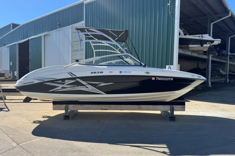2011 Yamaha Boats AR210