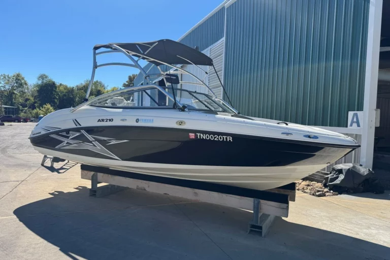 2011 Yamaha Boats AR210