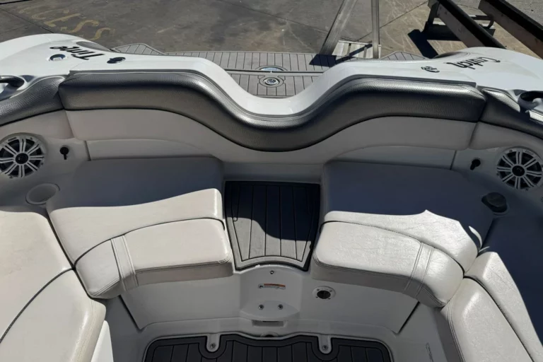 2011 Yamaha Boats AR210