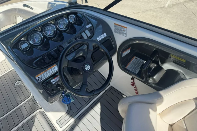 2011 Yamaha Boats AR210