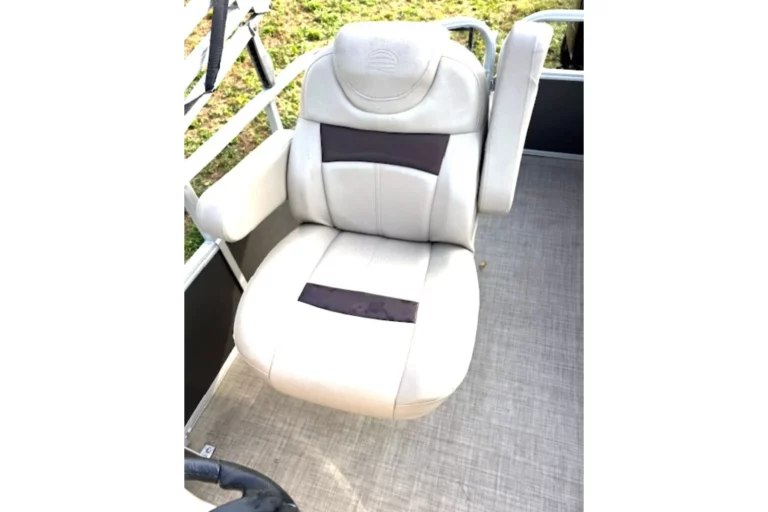 2017 Sun Tracker Party Barge 20 DLX